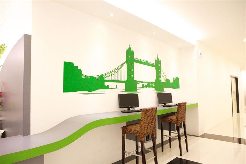 Arbor Biz Hotel Makassar Exterior photo