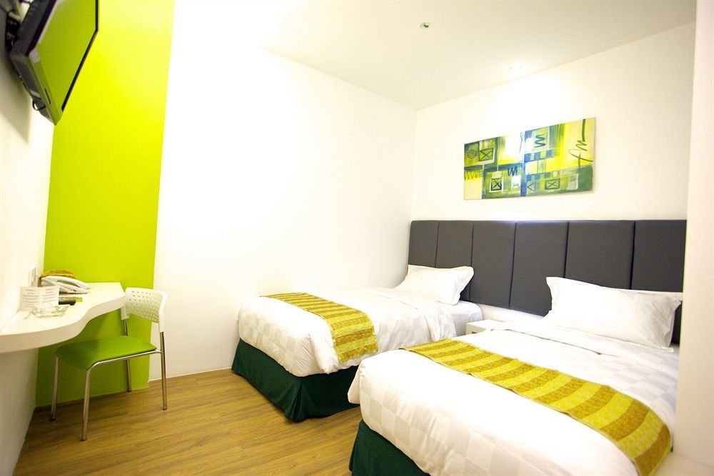 Arbor Biz Hotel Makassar Exterior photo