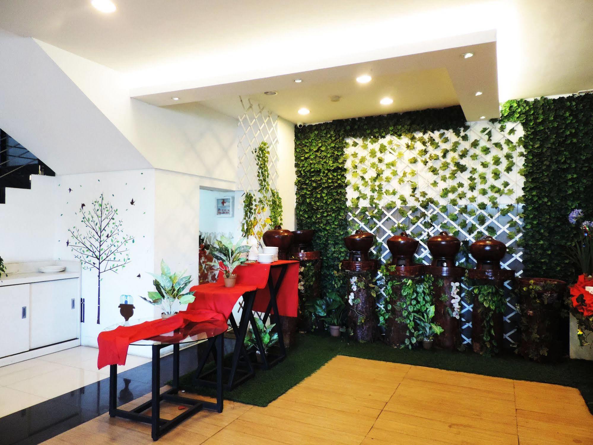 Arbor Biz Hotel Makassar Exterior photo